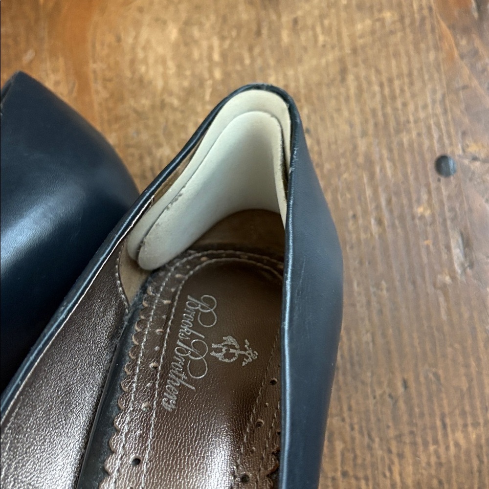 Brooks Brothers Navy 3” heels - Picture 5 of 10